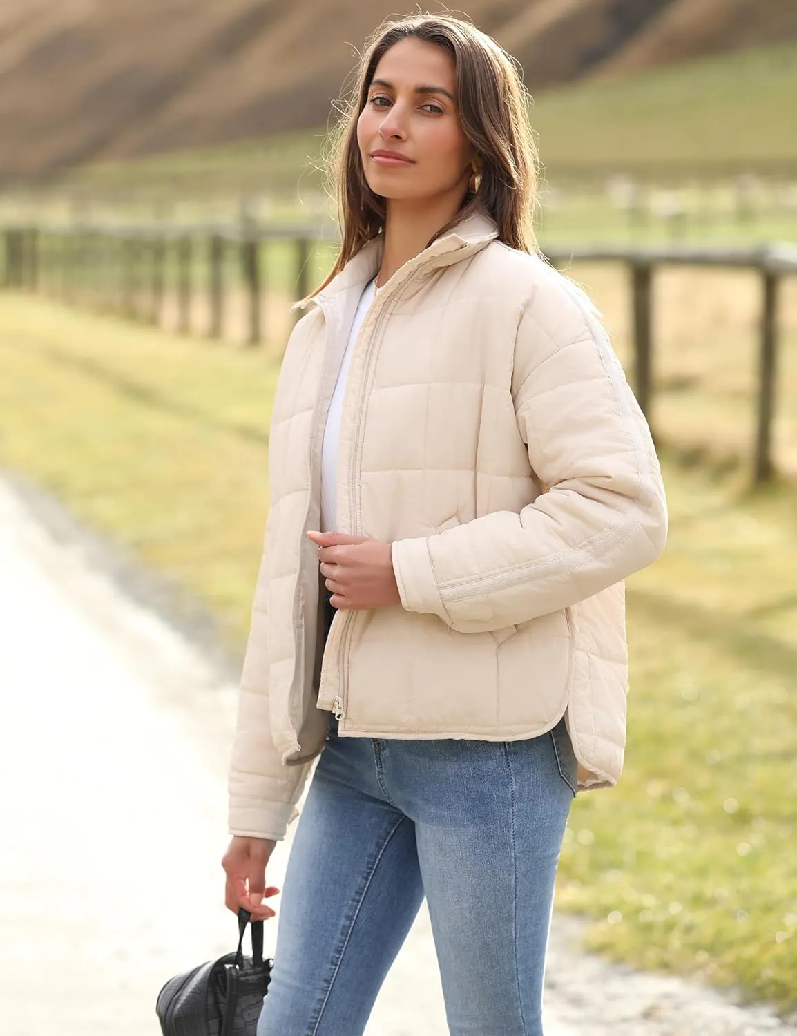 Huaqiao Womens Quilted Puffer Jackets Lightweight Zipper Short Winter Coat with Pockets